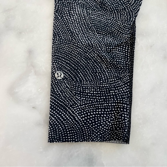 LuLuLemon 26” super lightweight legging. Black and white dots. 4 - Picture 3 of 16
